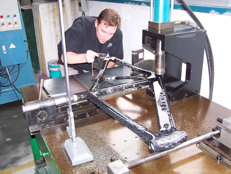 PHX triathlon frame inspection2